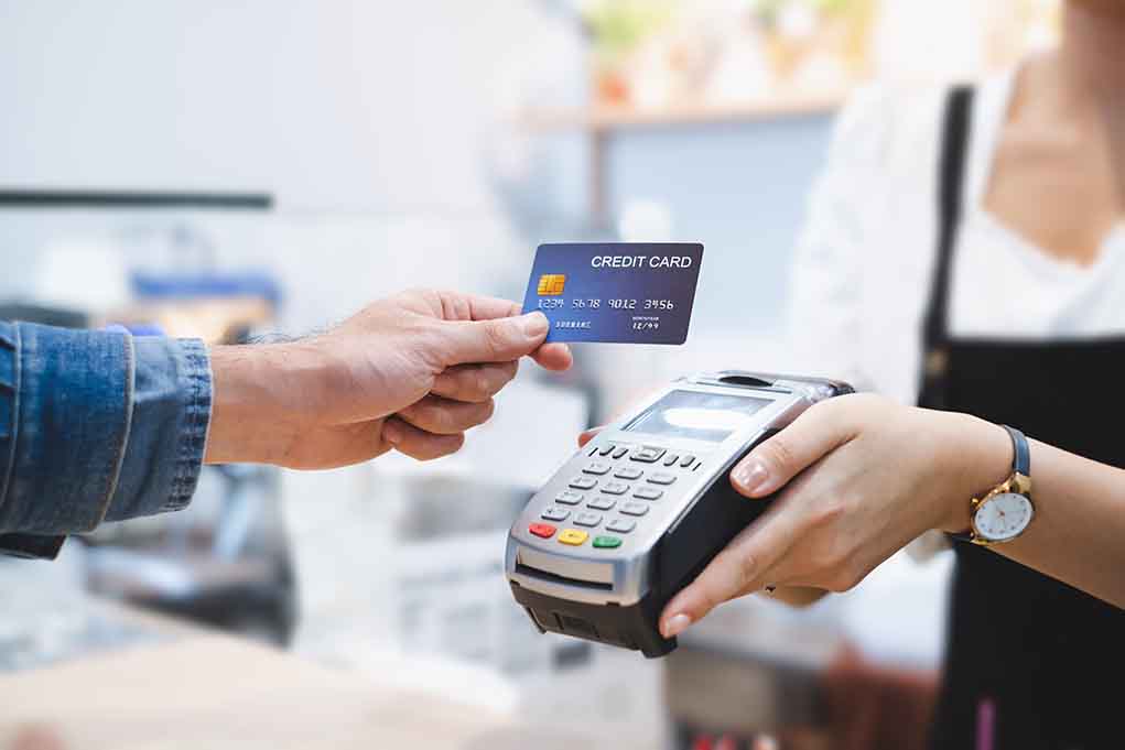 3 Items You Should ALWAYS Pay for with a Credit Card (And Why...)